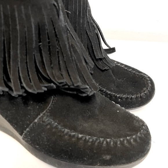MINNETONKA MOCCASIN Wedge Fringe Ankle Boot - Picture 15 of 15